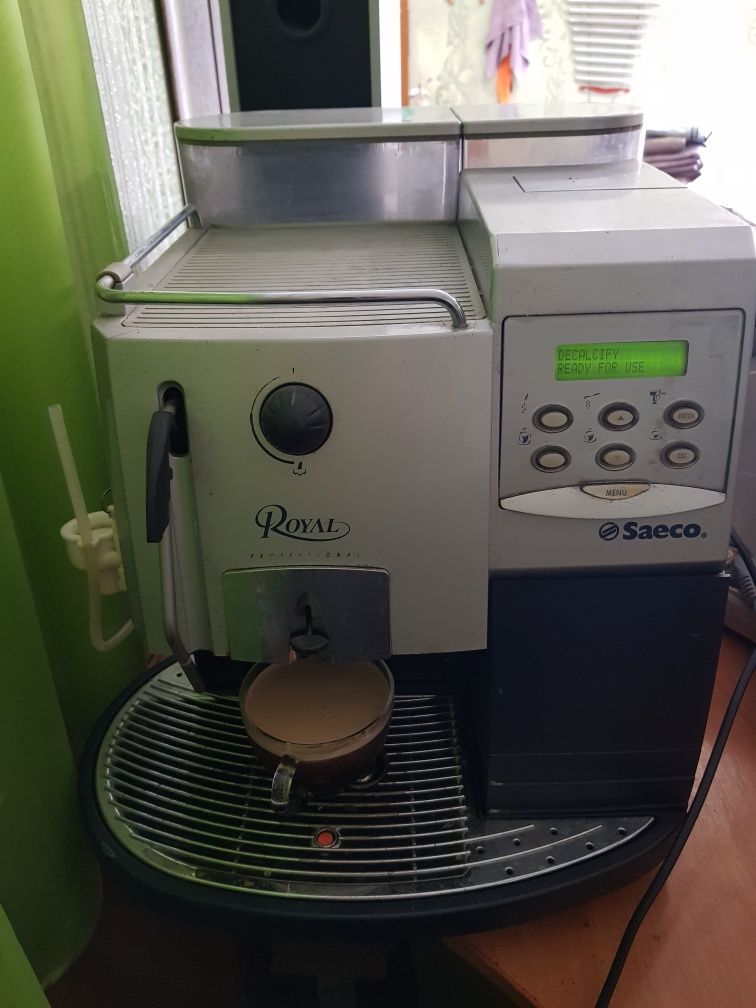 Кофе машинка Роял Саеко