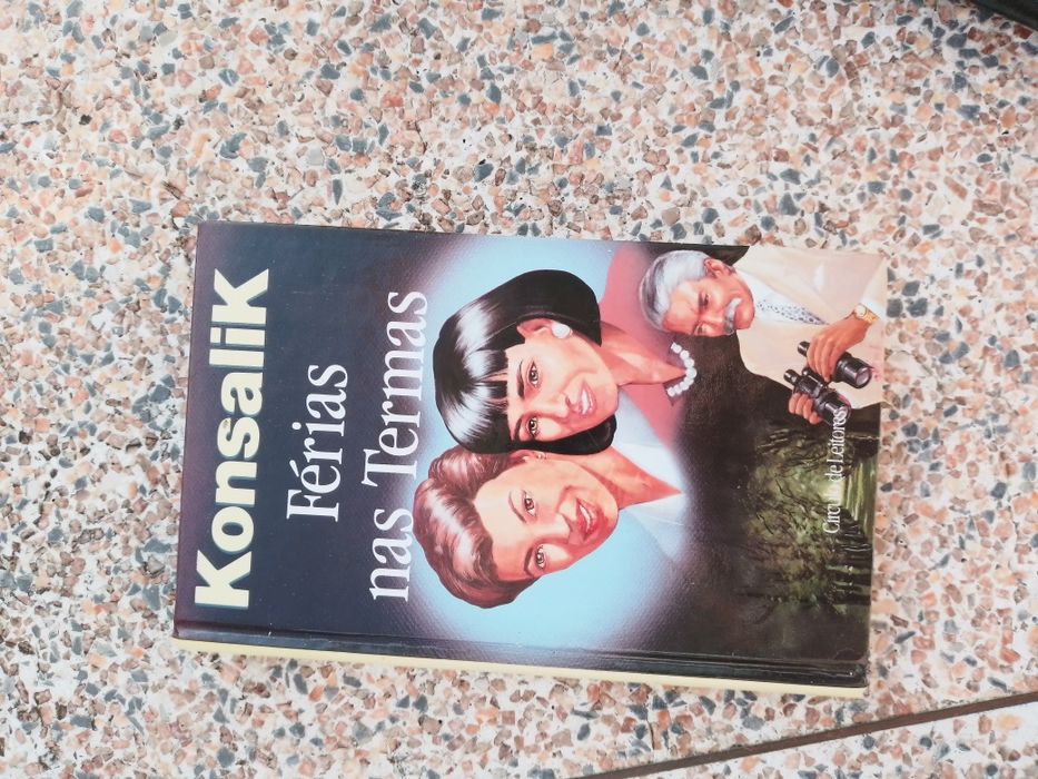 Pão com manteiga Revistas 1-12 encardenadas-25E-Bolsa preta-2E Desde2E