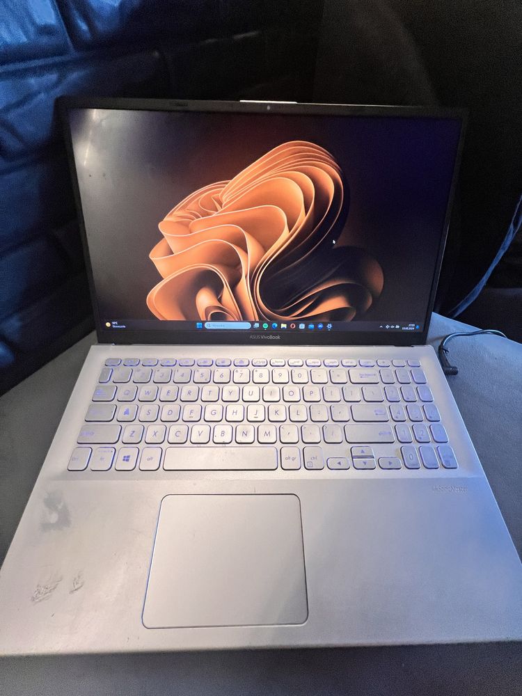 Asus VivoBook15  8gb ram (bez dysku)