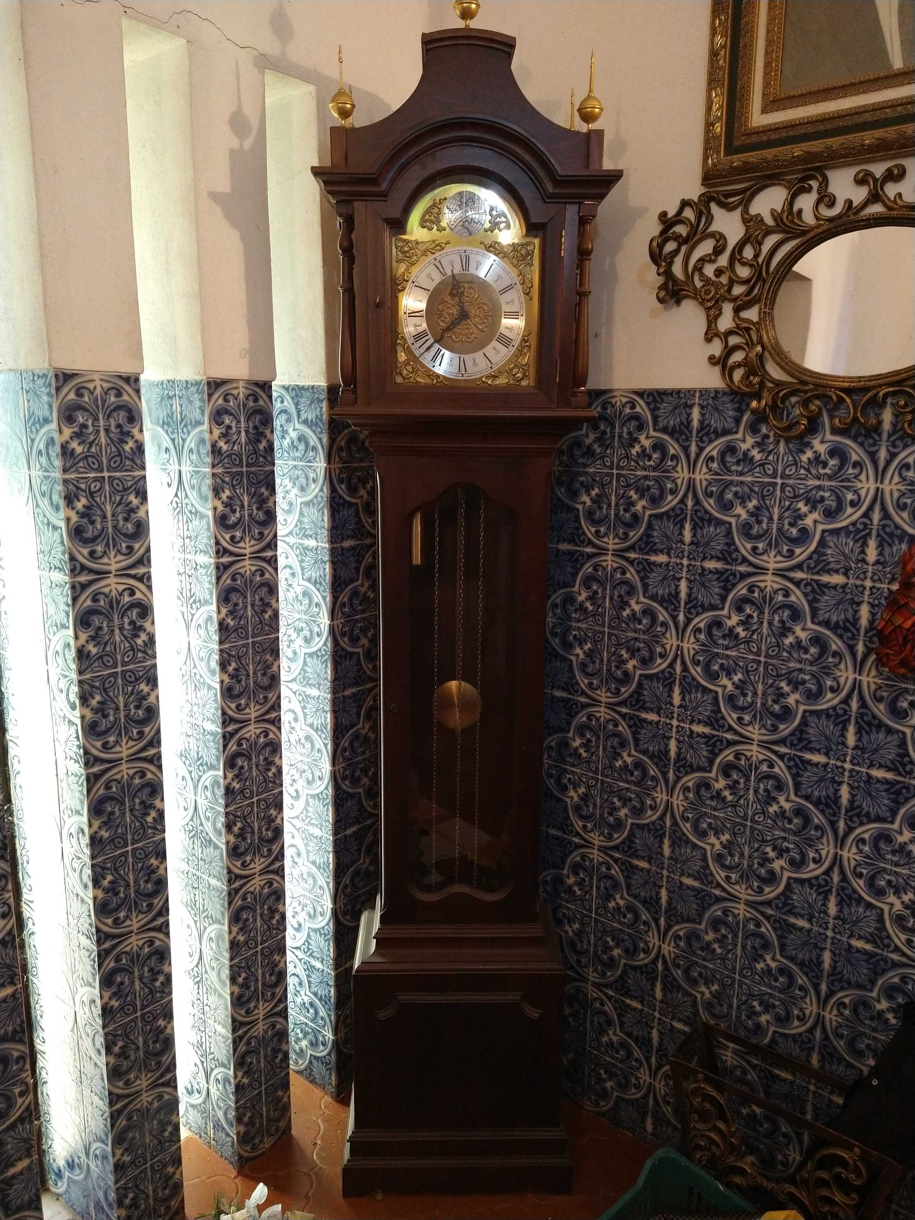 Relógio de chão antigo pesos