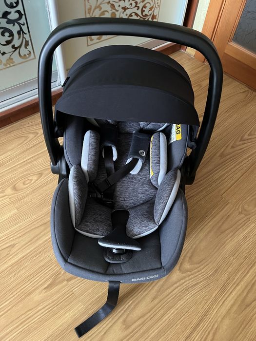 Автолюлька Maxi Cosi 0-12міс. З базою в комплекті. Isofix