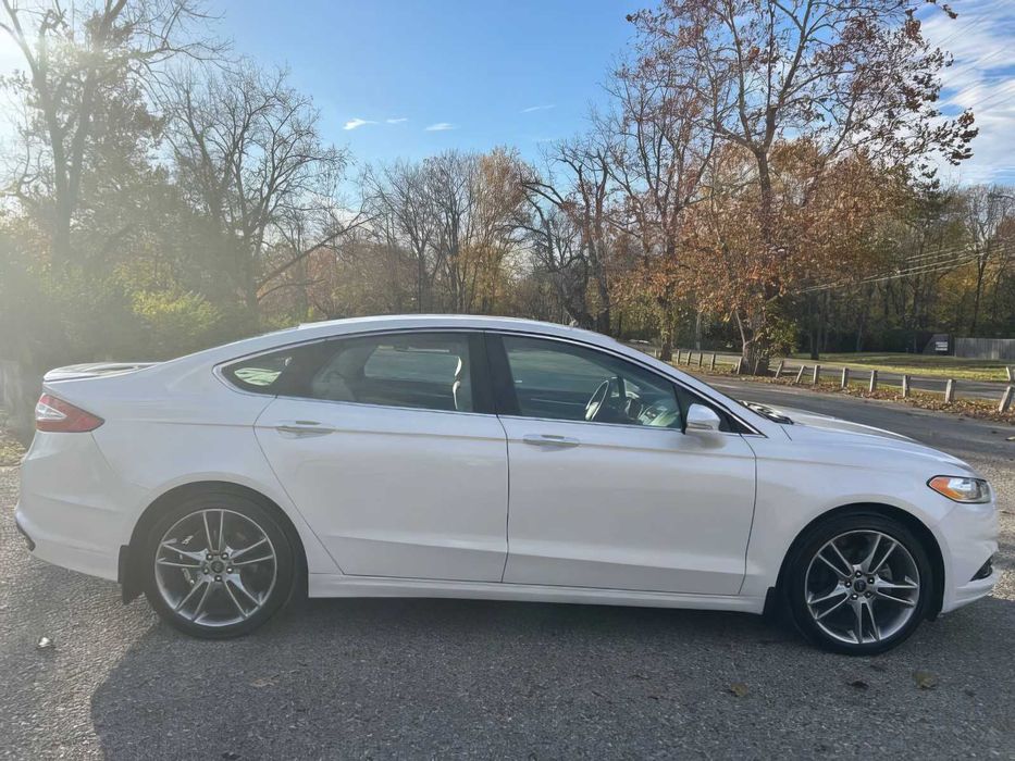 Ford Fusion Titanium      2016