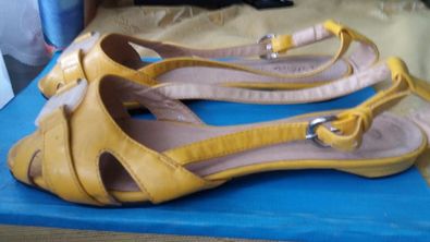 żółte płaskie sandałki, rozm 38, 24 cm