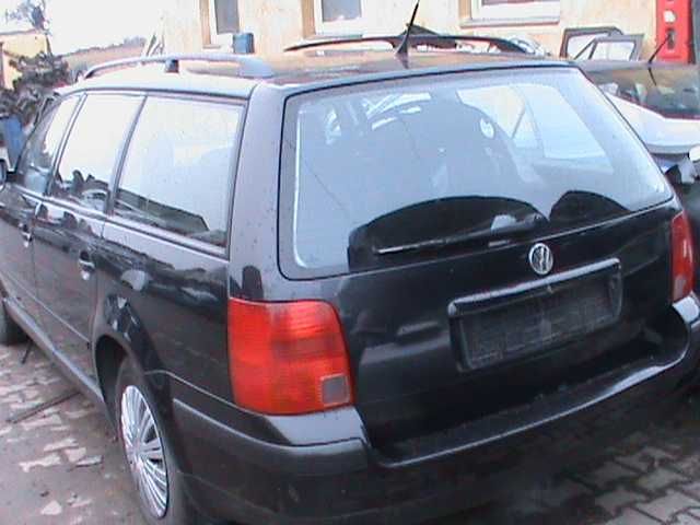 Volkswagen Passat B5 kombi drzwi  lampy zderzak tył LC9Z