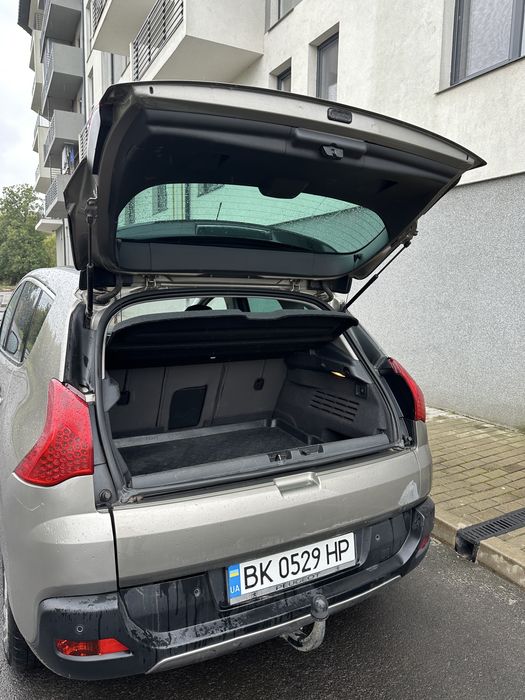 Автомобіль Peugeot 3008