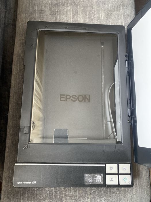 Планшетний сканер Epson V37