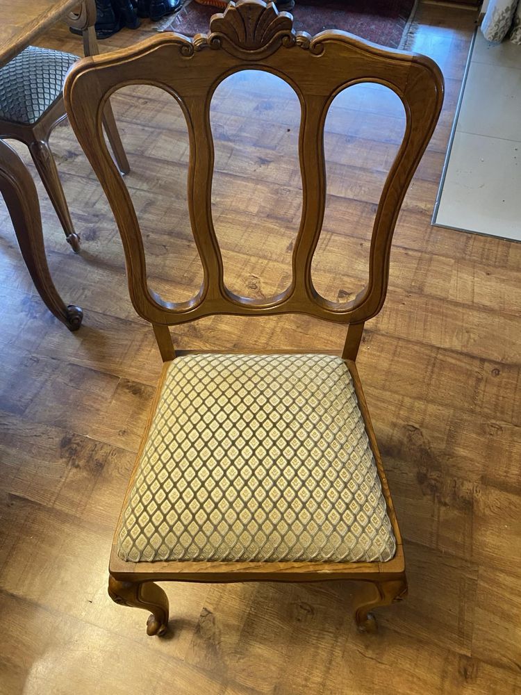 Rozkladany stoł + 6 krzeseł w stylu ludwikowskim