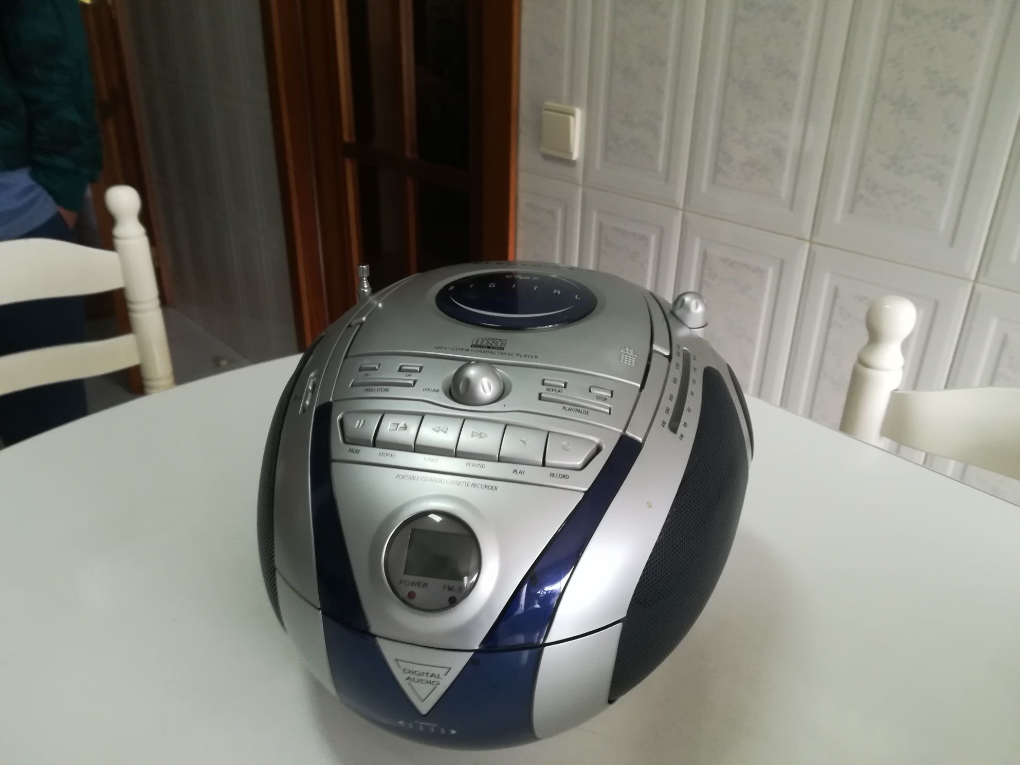 Vendo aparelho de música.