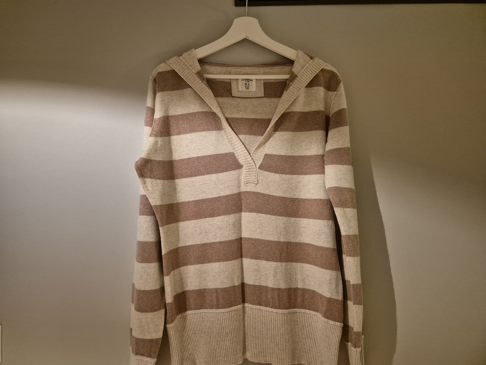 Sweter wełniany XL H&M sweterek z kapturem w pasy beżowy swetr bluzka