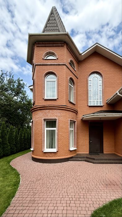 Будинок у нагірній частині міста, район ресторану «Armenia»