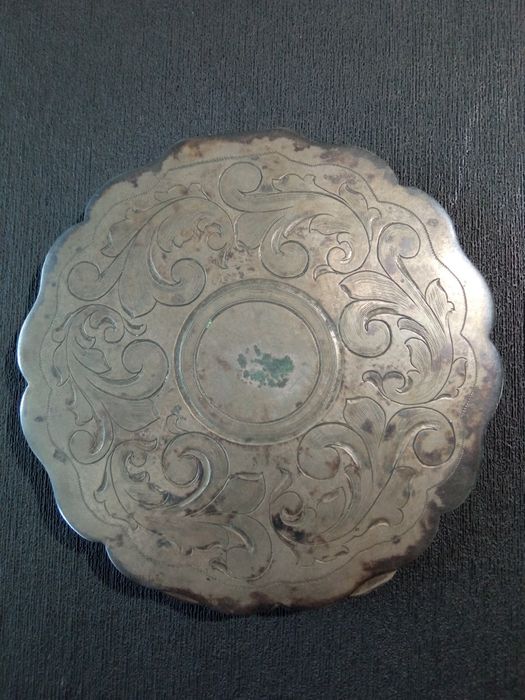 Puderniczka srebrna próba srebra 800. Bardzo stara.