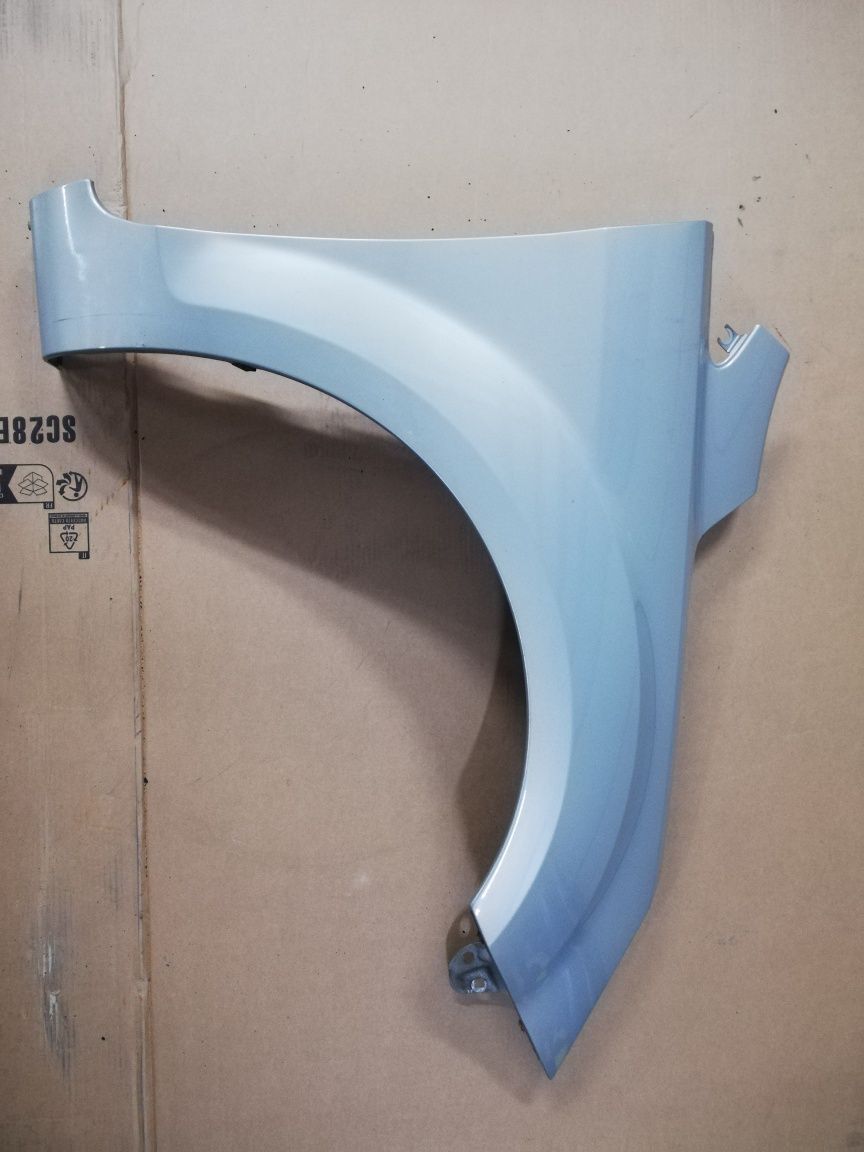 Błotnik prawy przód przedni nadkole Ford Focus mk2 Lift 08-11r kod P8