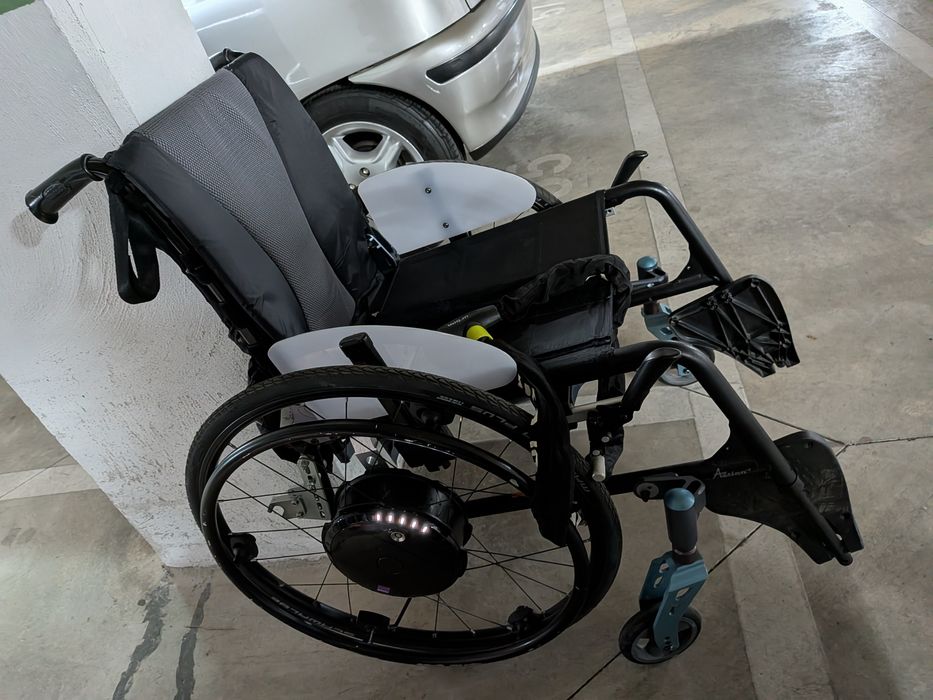 Cadeira de rodas Invancare Action 5 Twion