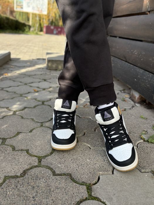 Зимові кросівки маломір нові 37 38