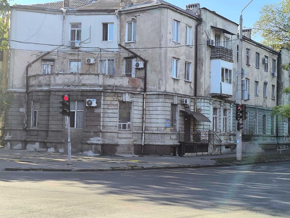 Продам фасадный офис на Мечникова.