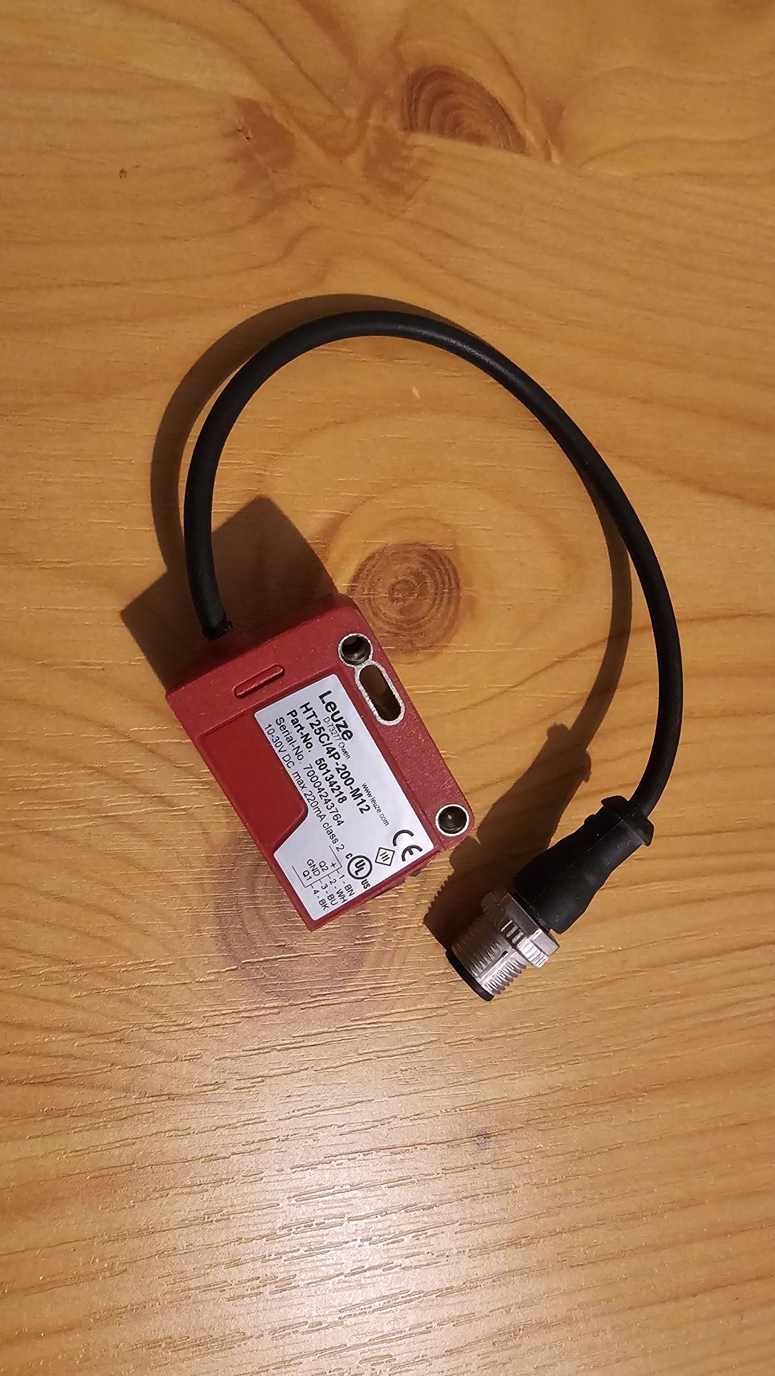 Czujnik dyfuzyjny LEUZE HT25C