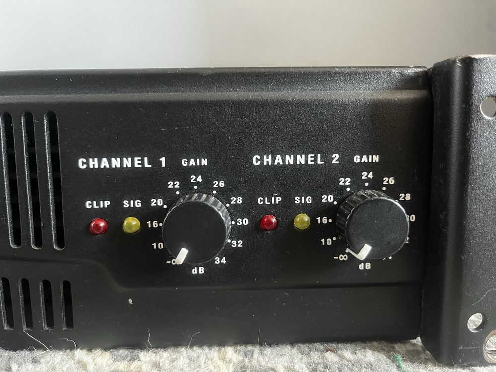 Qsc RMX 2450 (elmuz dap t.amp crown american audio)