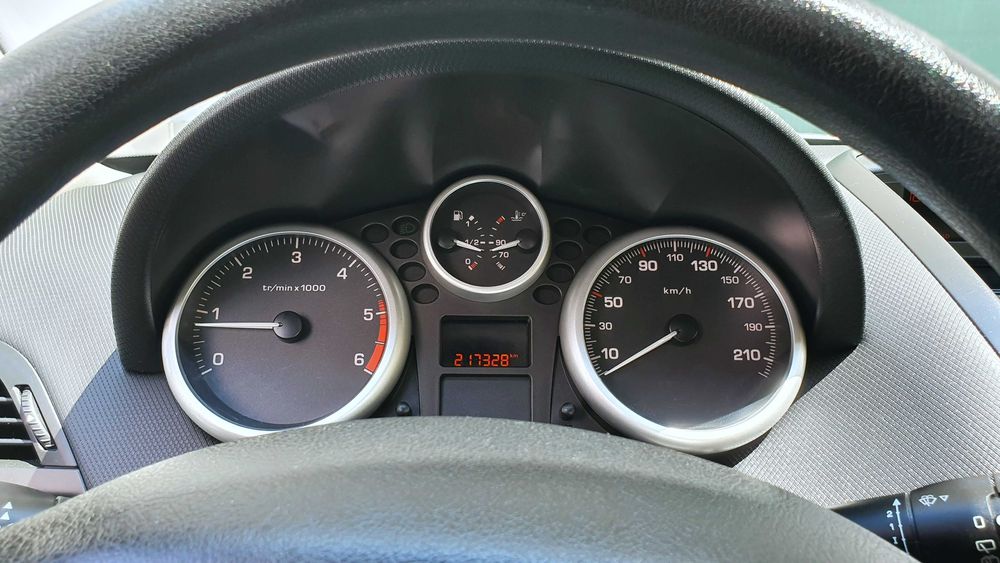 Vendo: PEUGEOT 207 - 1.4 HDi 68cv - 2 lugares (Comercial) / Impecável!