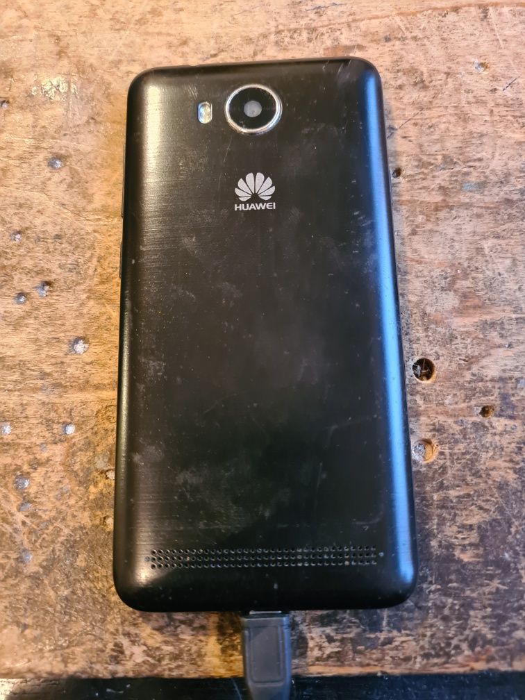 Huawei LUA L21 na chodzie uszkodzony wyświetlacz