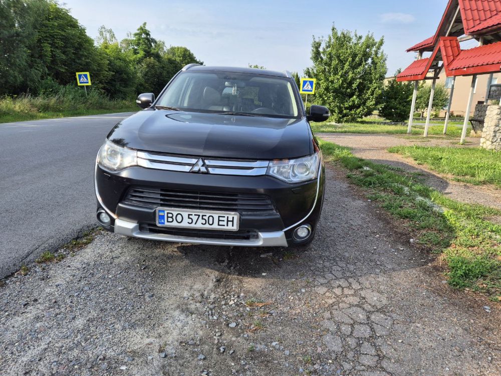 Mitsubishi Outlander 2014 рік