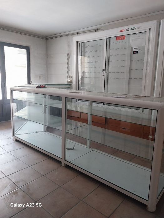 Balcão/ vitrine/ expositor (vendo o conjunto ou individualmente)