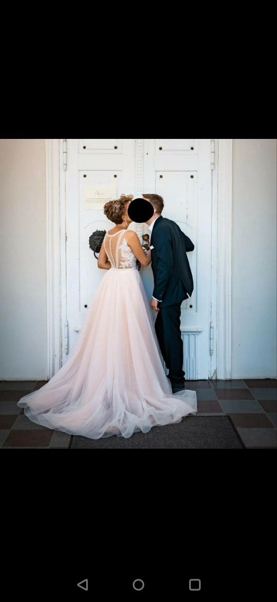 Sukienka ślubna z odpinanym trenem w kolorze różowym / brzoskwiowym