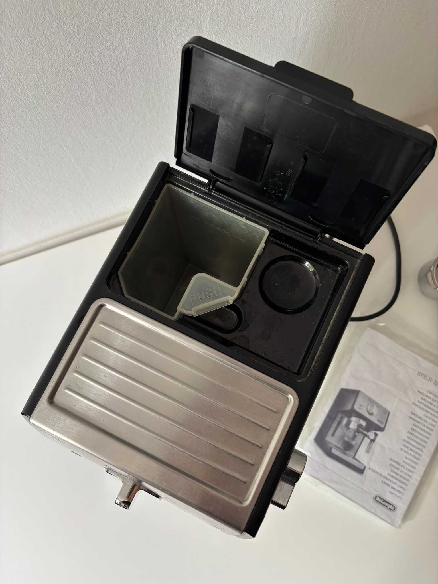 Ekspres do kawy kolbowy Delonghi ECP33.21.BK