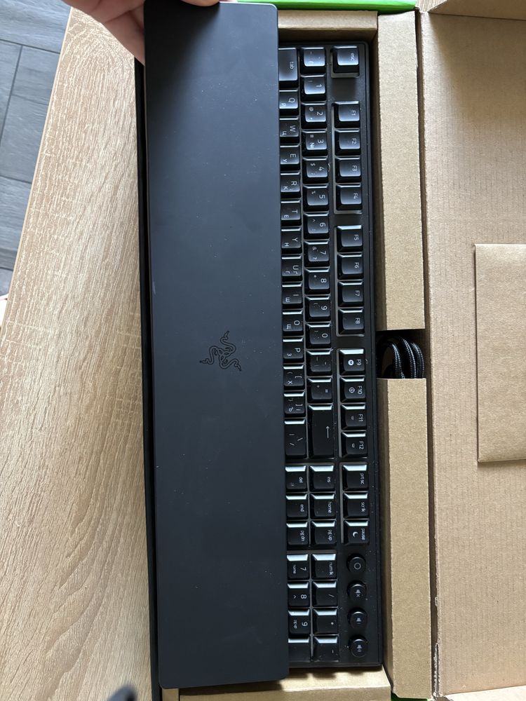 Клавіатура Razer oranta v3