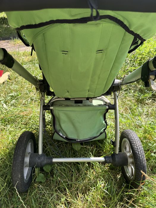 Дитяча коляска з люлькою