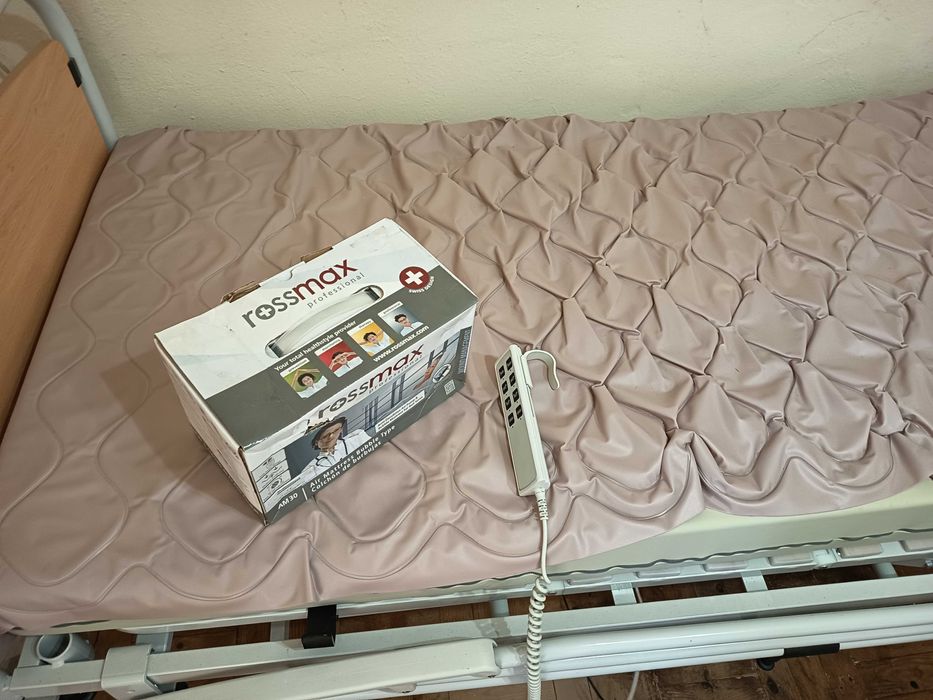 Cama articulada com colchão + colchão insuflável anti escaras c/ bomba