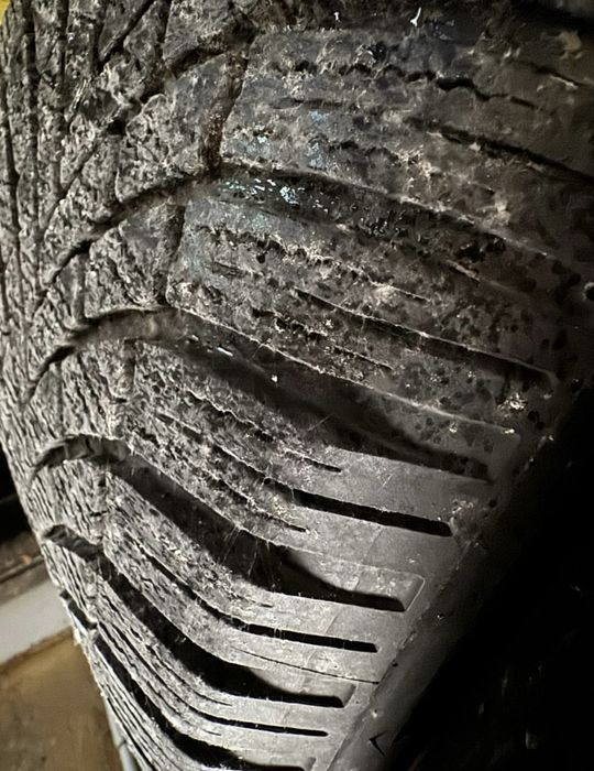 Mercedes C  Felgi z oponami zimowymi stan BDB OKAZJA