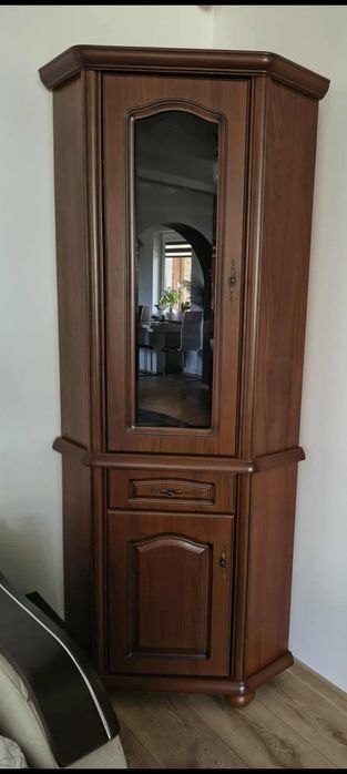 Stylowe Meble w  Ładnym  Stanie .