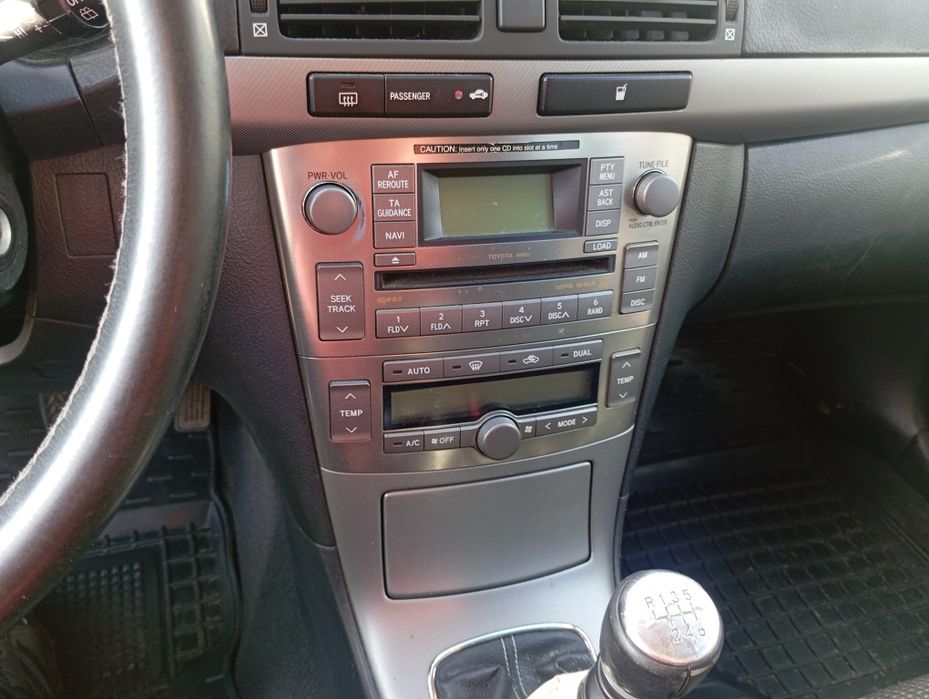 Тойота авенсіс універсал