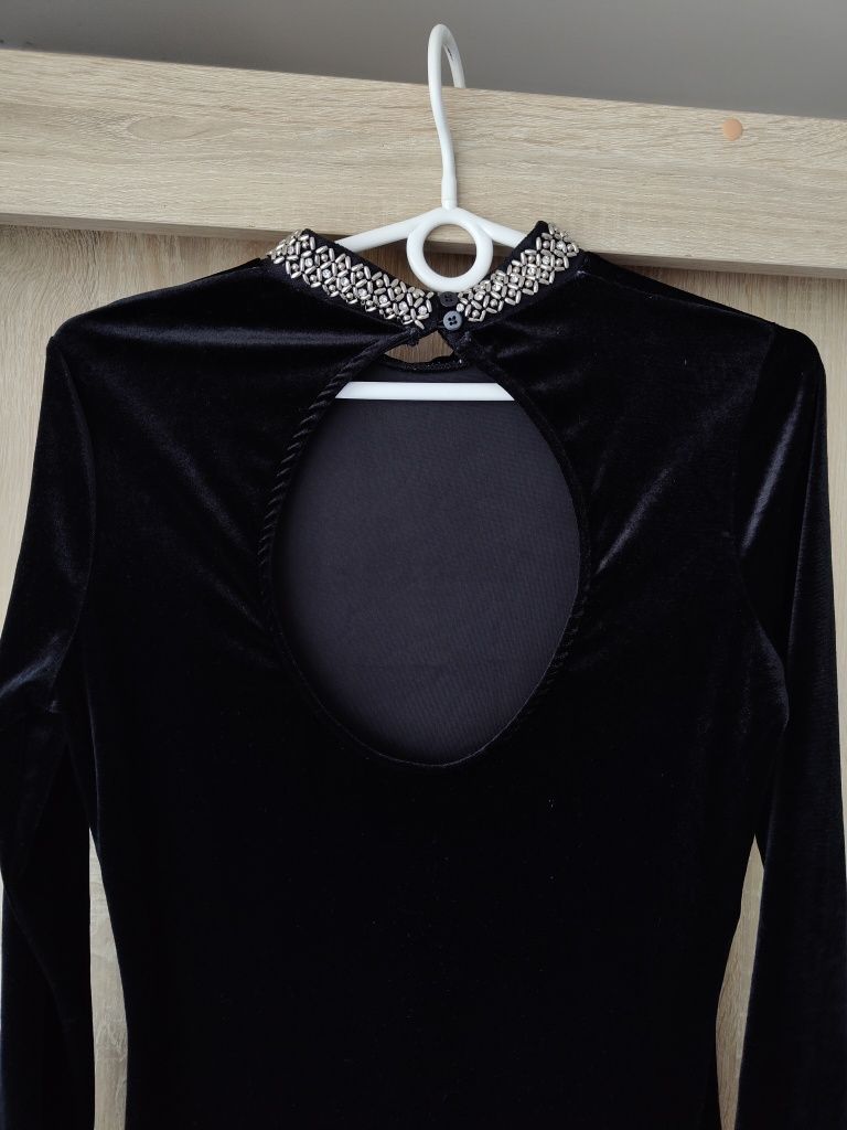 Sukienka welur welurowa aksamitna S River Island ozdobna kolia na stój