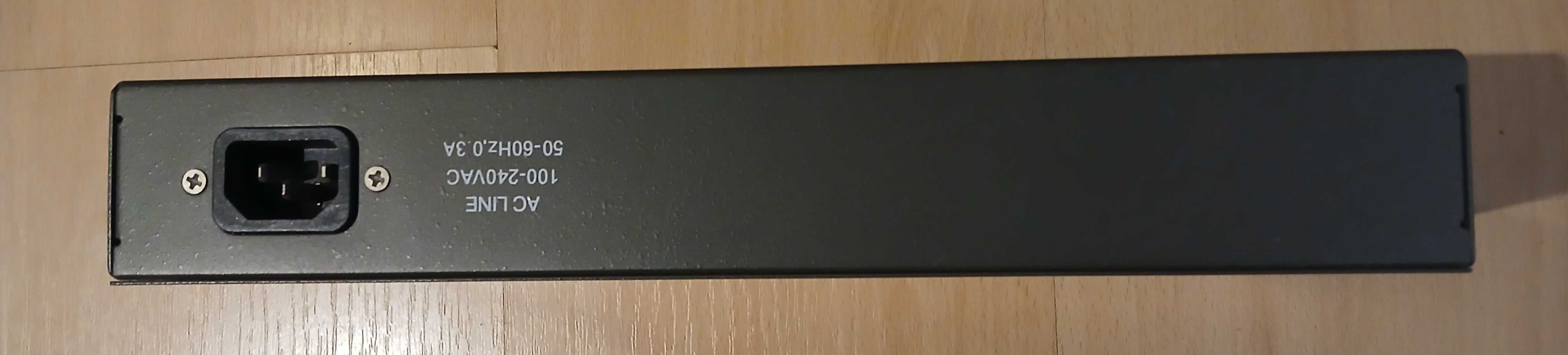 Switch D-Link DES-1016D