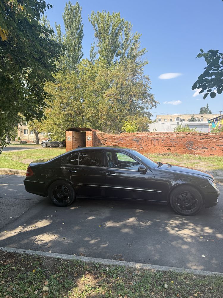 Mersedes W211 E320 3.2 дизель в отличном состоянии