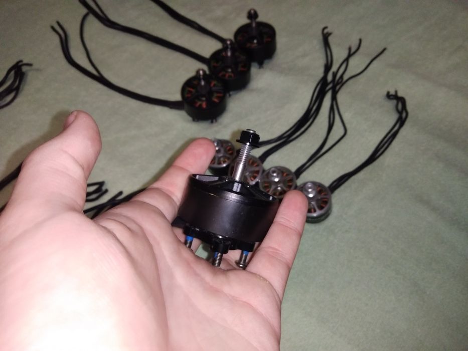 Продам двигуни , мотори фпв fpv
