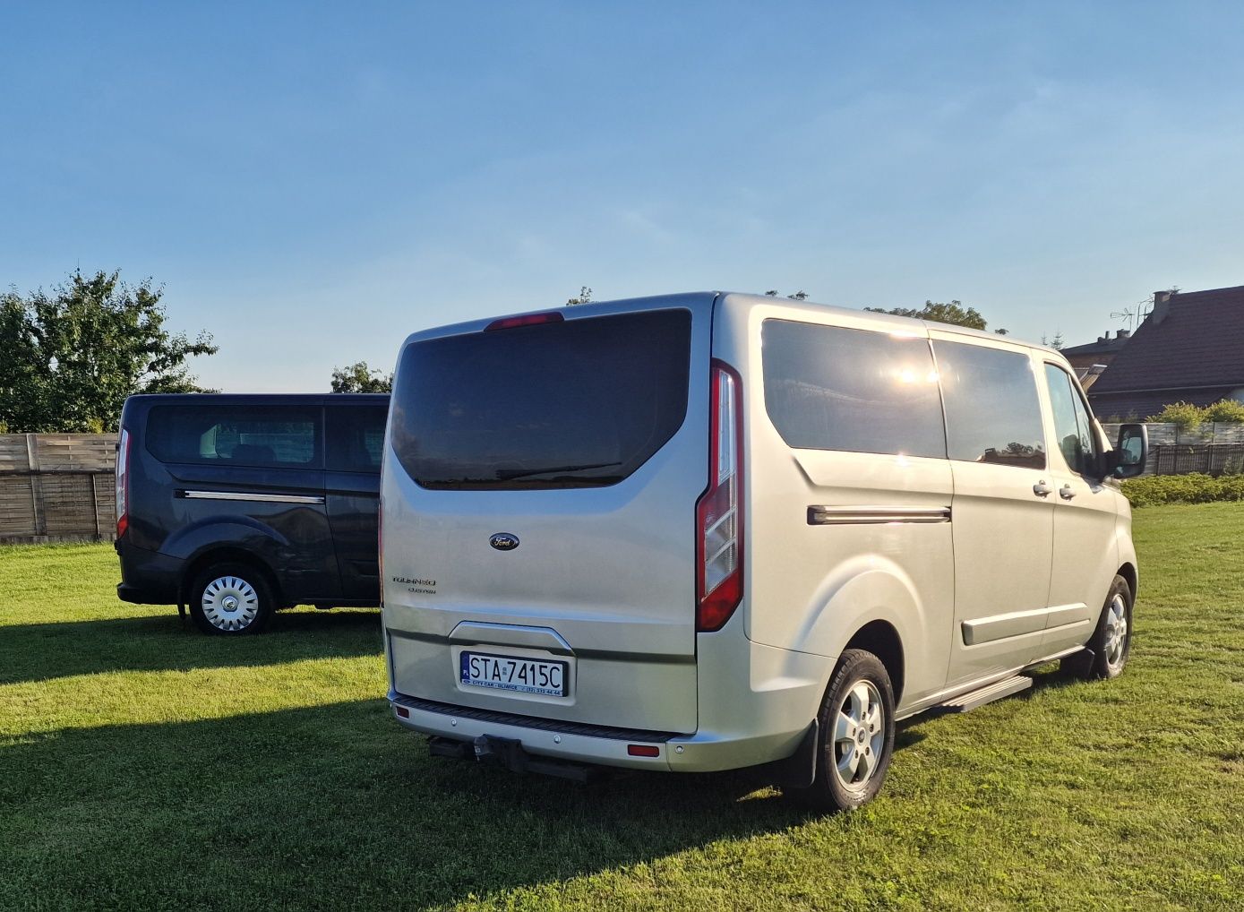 Wypożyczalnia wynajem bus 9 osobowy Ford Custom LONG