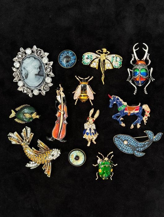 Разные брошки, броши (АССОРТИМЕНТ В КАРУСЕЛИ)