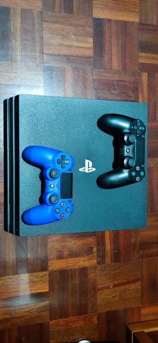 PS4 4K 1TB 3 comandos originais