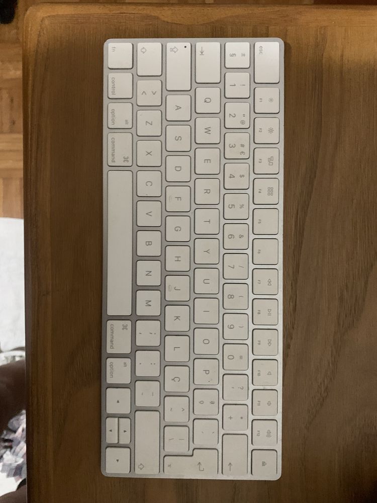 Imac para venda com teclado e mouse detro da cauxa