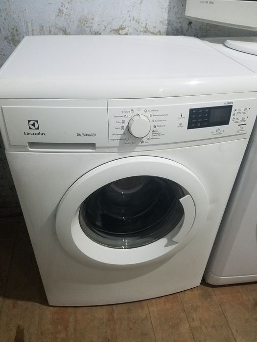 Стиралка Electrolux 7кг 1000обертів