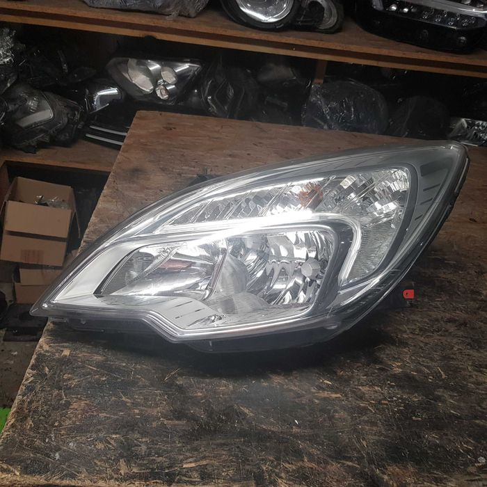 lampa przód Opel Meriva B