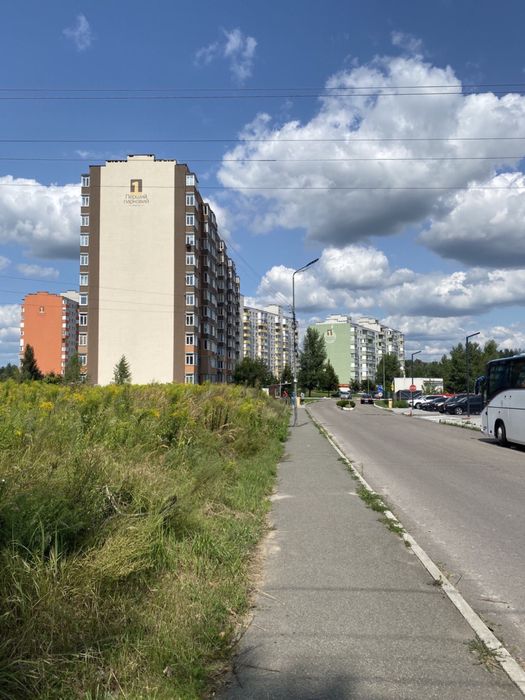 Срочно Продам комерційне приміщення вільного призначення  під офіс або