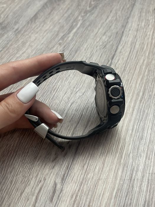 Чоловічий годинник Casio GWN-1000B, чорного кольору