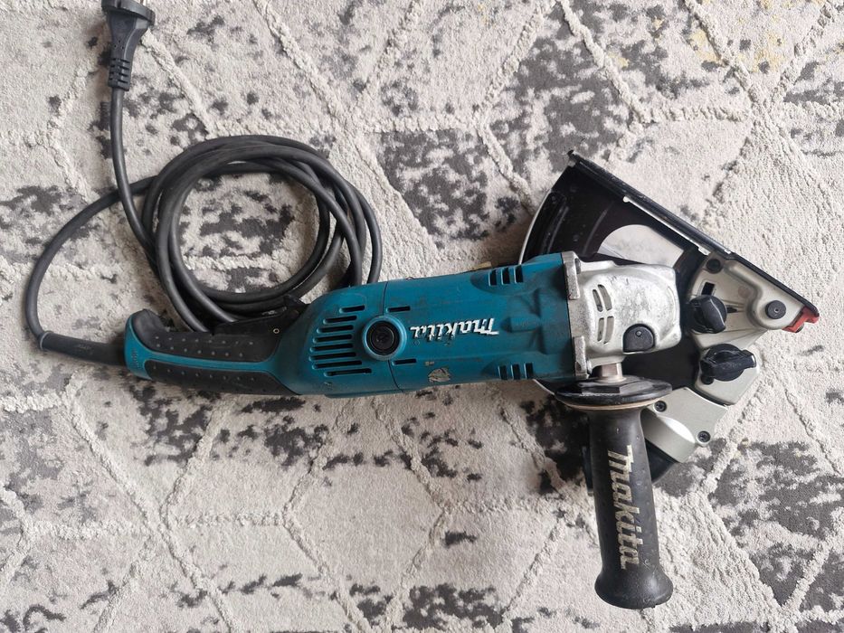 MAKITA GA5021C Szlifierka kątowa 125mm 1450W SJS plus osłona