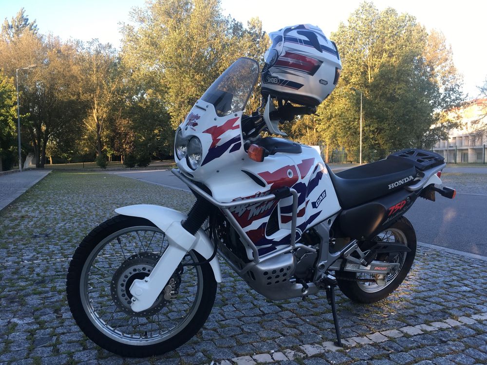 Honda africa twin 750