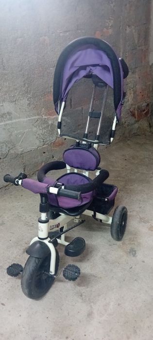 Triciclo de bebé e criança