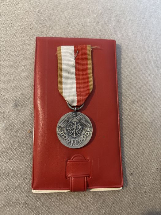 Medal prl walka praca socjalizm + etui