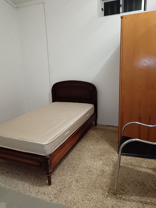 Alugo quarto solteiro